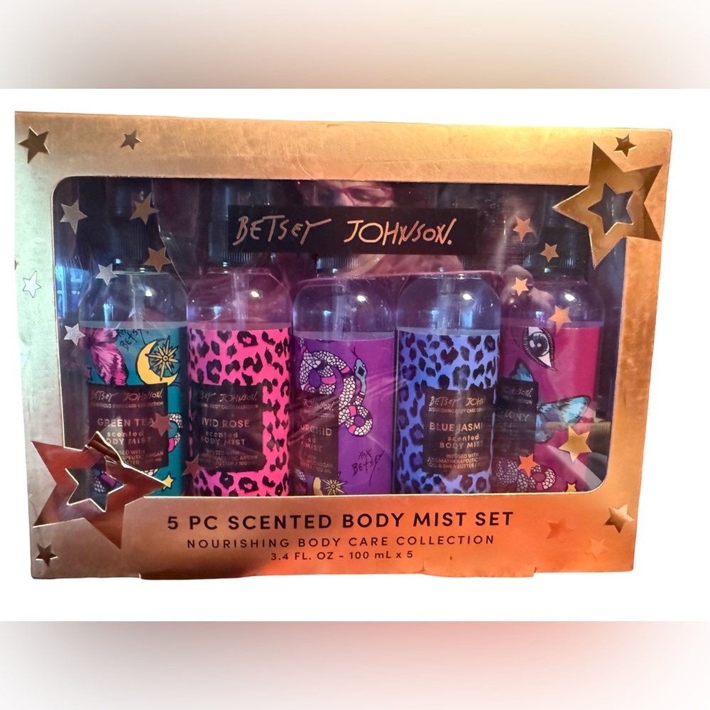 Betsey Johnson NWT 7 Pc Beauty Tool Set Body Mists, Hair Brush, Puffs etc BJ008 - Picture 2 of 16